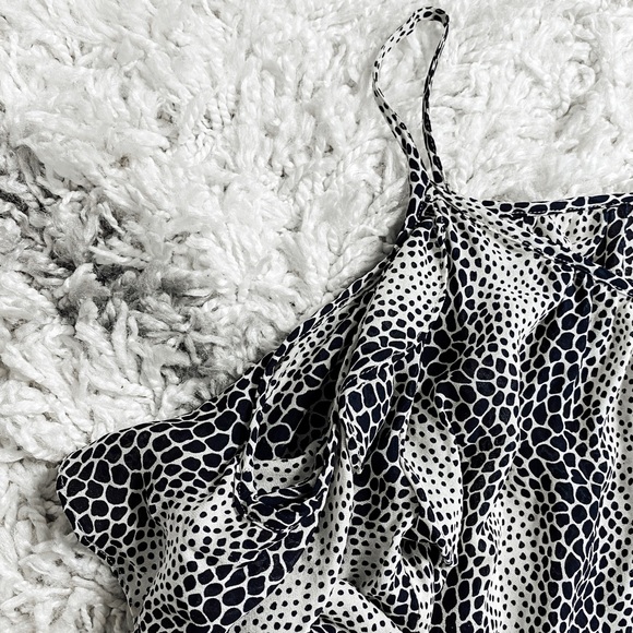 Parker Cold Shoulder Cuff Sleeve Animal Print 100% Silk Blouse Size S - Picture 5 of 8